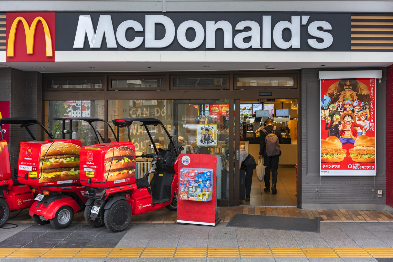 McDonald's и сеть супермаркетов использовали рабский труд. Пока обнаружились только 16 жертв