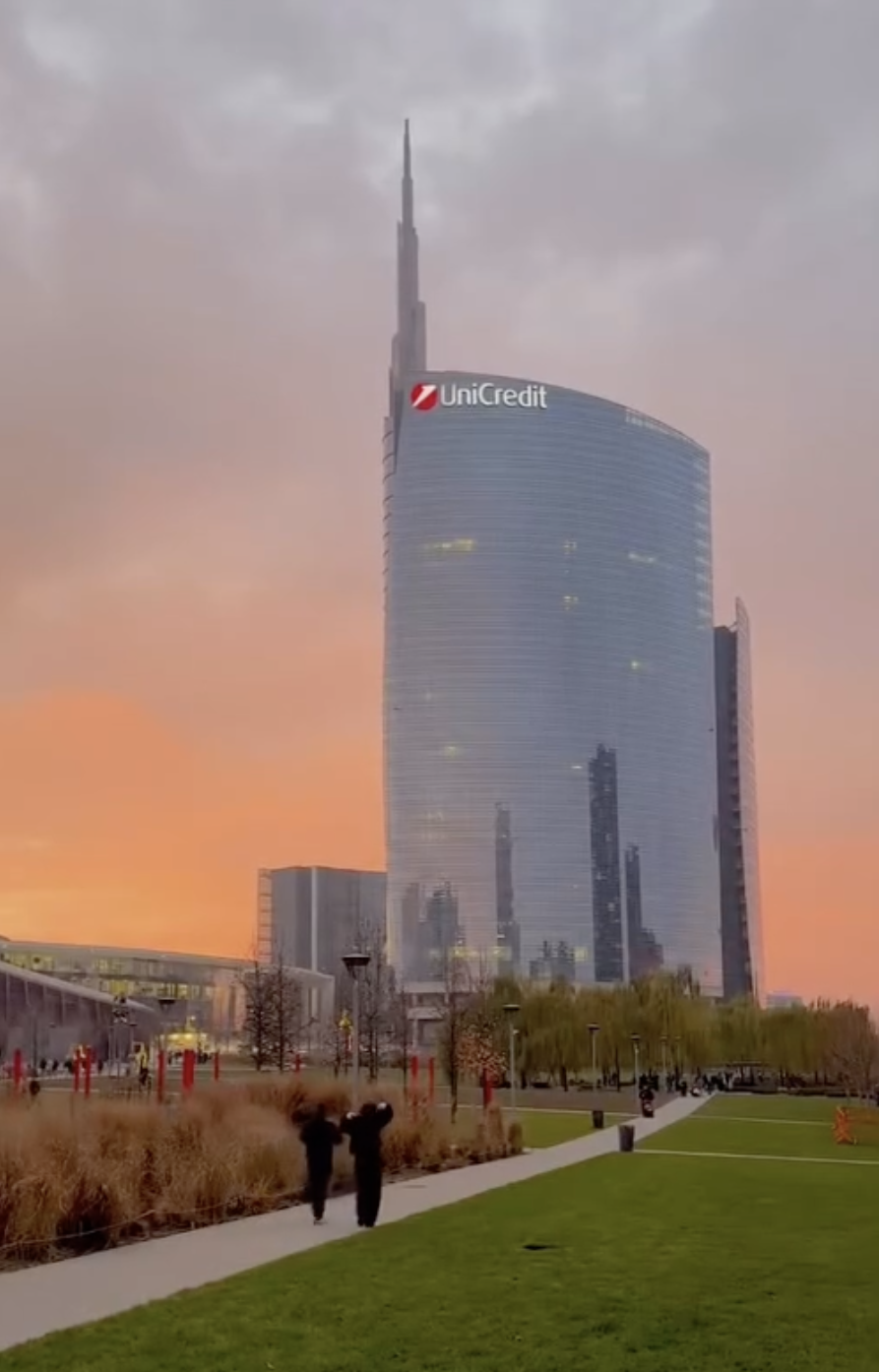 Российское подразделение UniCredit подало в суд на немецкое представительство банка