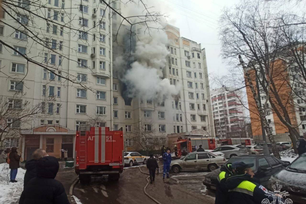 Пожар в москве сейчас 1 час назад