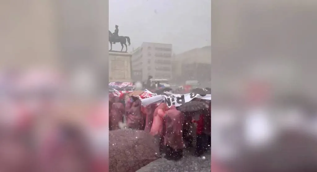 На турецкую Анкару обрушился град с мощнейшим ливнем