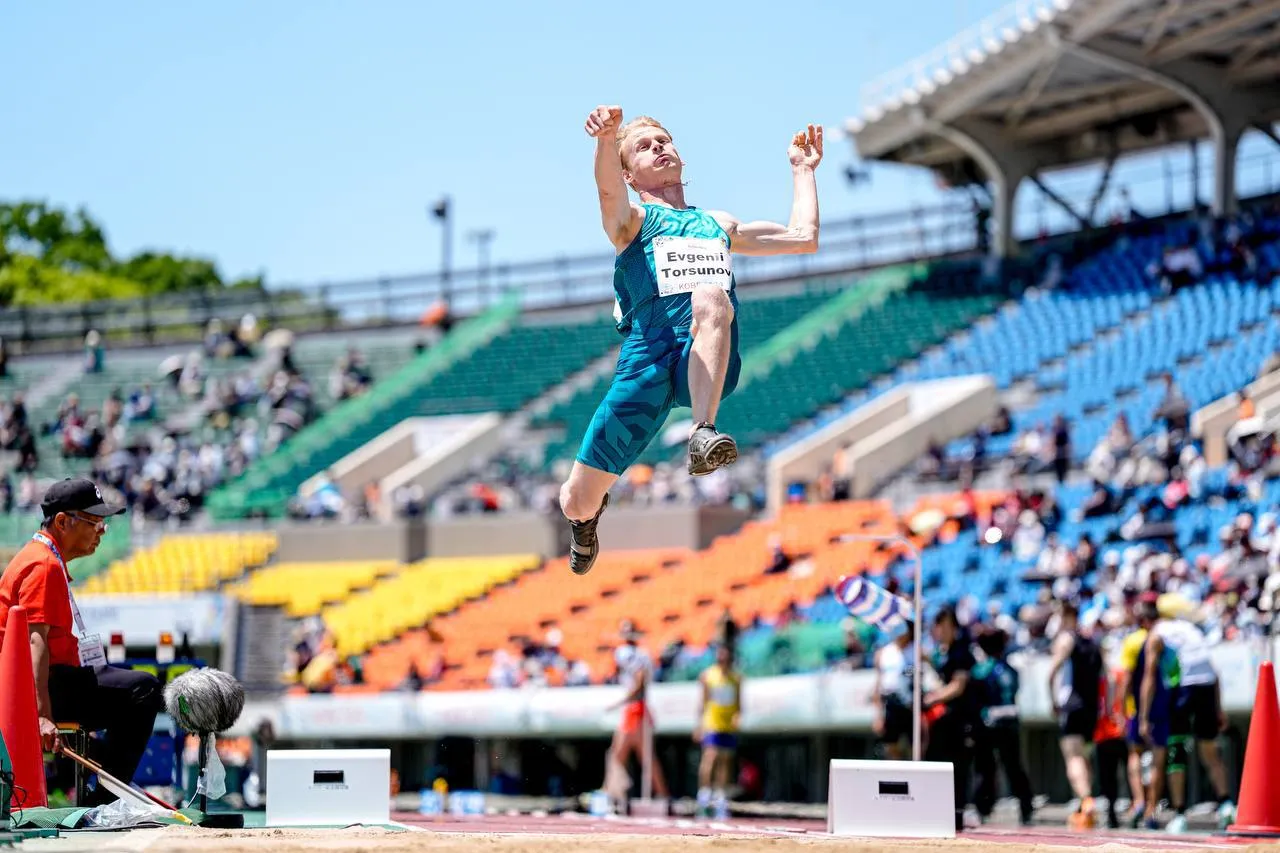 Российский легкоатлет Торсунов стал чемпионом Паралимпиады в прыжках в длину