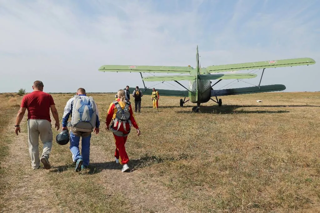 Самолёт Ан-2 разбился в районе аэродрома Ватулино в Подмосковье