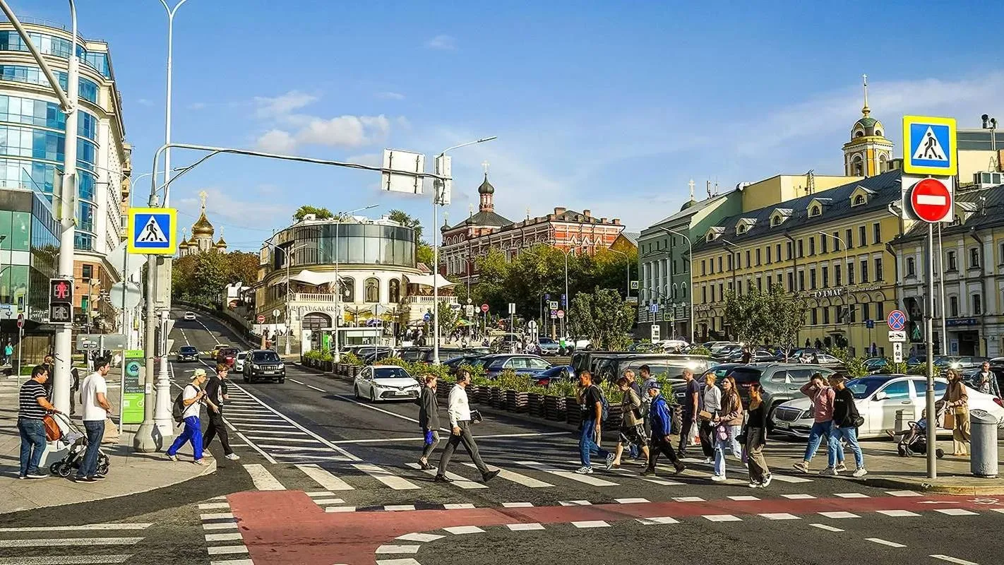 В Москве благоустраивают пять переулков в районе Цветного бульвара