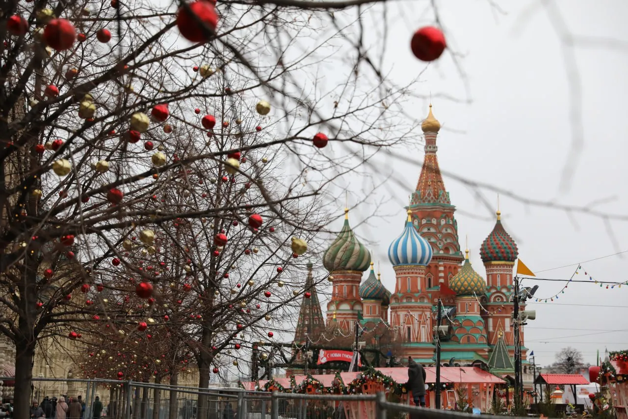 Москва встретит Новый год с небольшим снегом и минусовой температурой