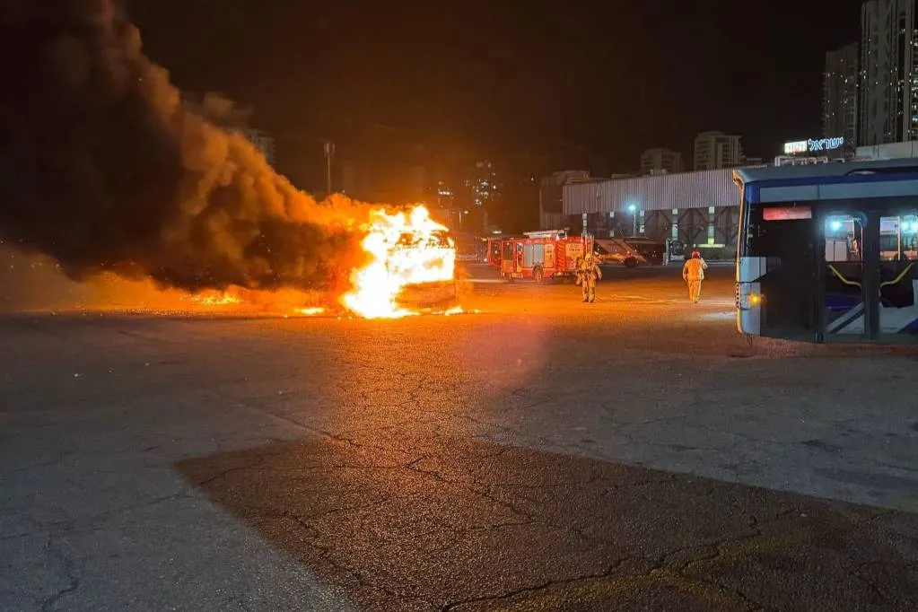 После взрывов автобусов в Израиле остановили движение общественного транспорта