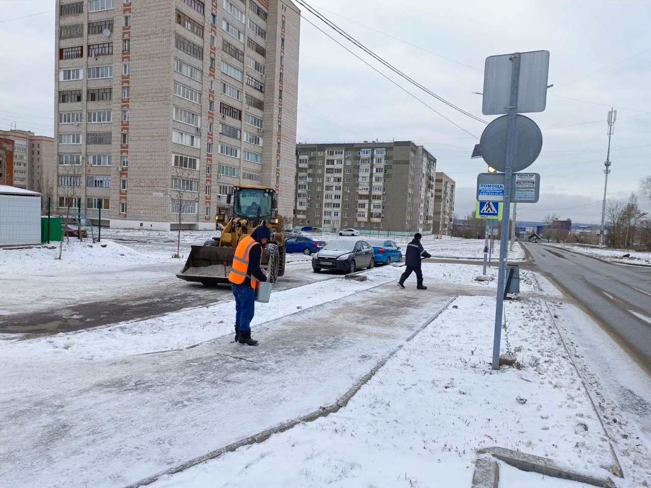 В Ижевске за ночь для борьбы со скользкостью использовали 25 тонн реагентов