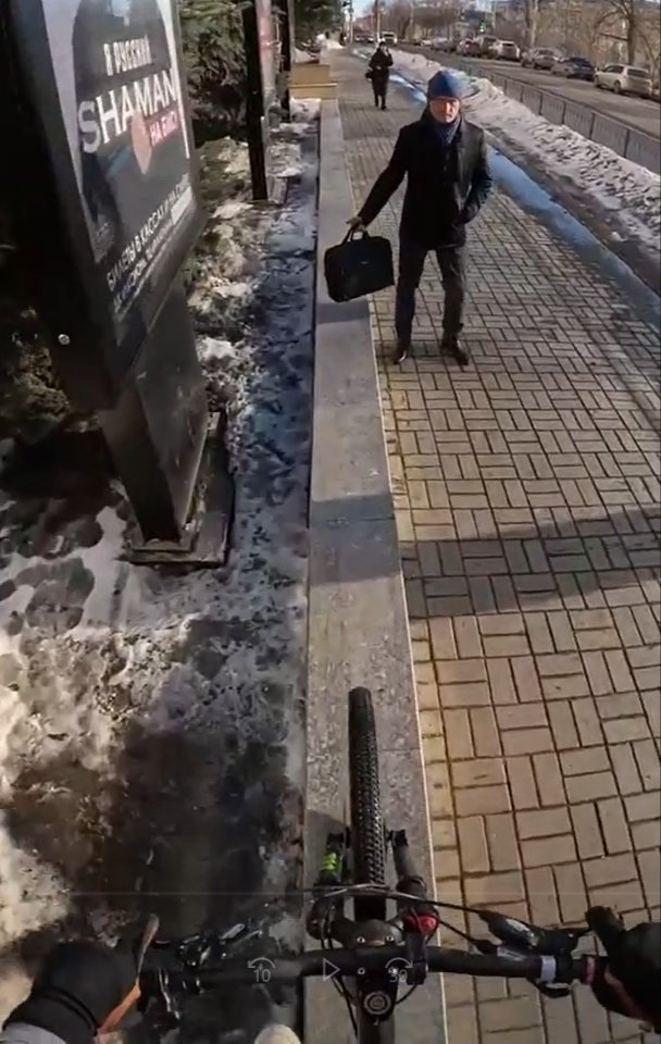 Госавтоинспекция начала проверку разлетевшегося в соцсетях видео с велосипедистом-грубияном из Ижевска