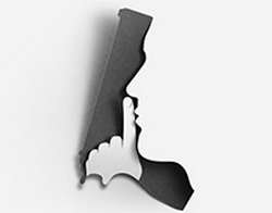 Она как специалист-пропагандист: культовый режиссер оценил визит Джоли на Украину